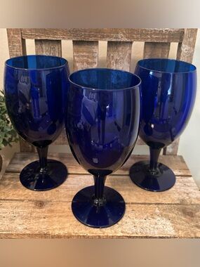 Set of 3 Libbey Goblet Glasses Premiere Cobalt Blue Iced Tea Tulip-Shape Footed